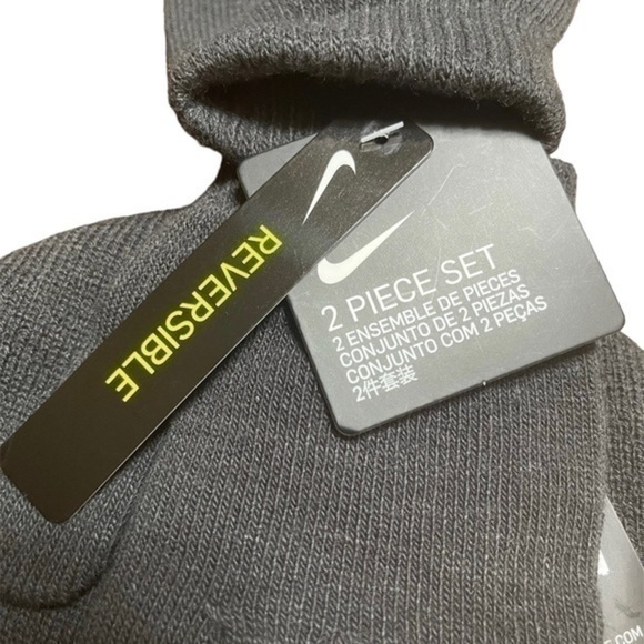 Nike Boys Reversible Winter Hat and Glove Set Gray and Black - NWT- Size Youth - Picture 6 of 9